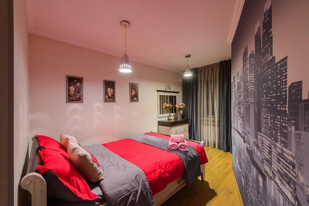Золотой Квадрат Шевченко 75 Apartman Almati Kültér fotó