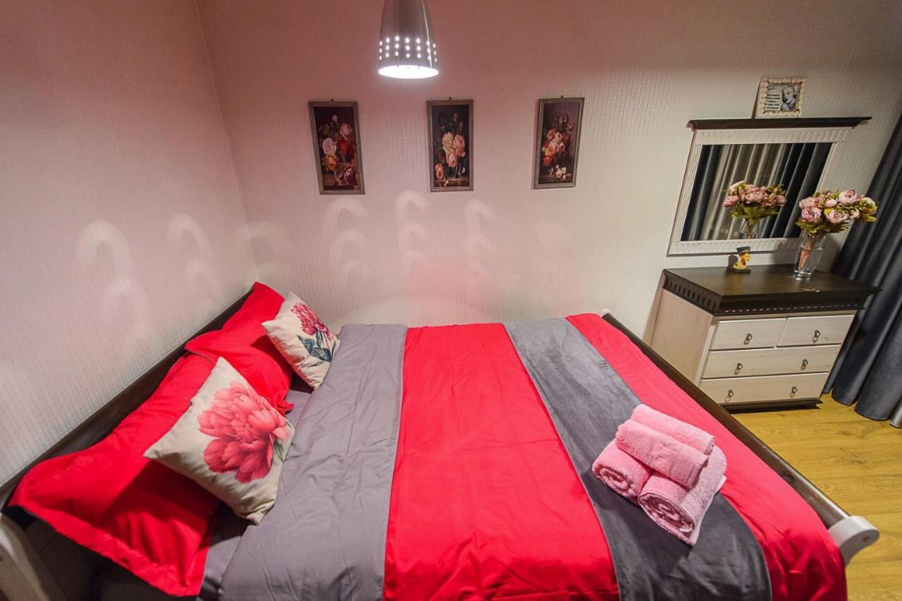 Золотой Квадрат Шевченко 75 Apartman Almati Kültér fotó
