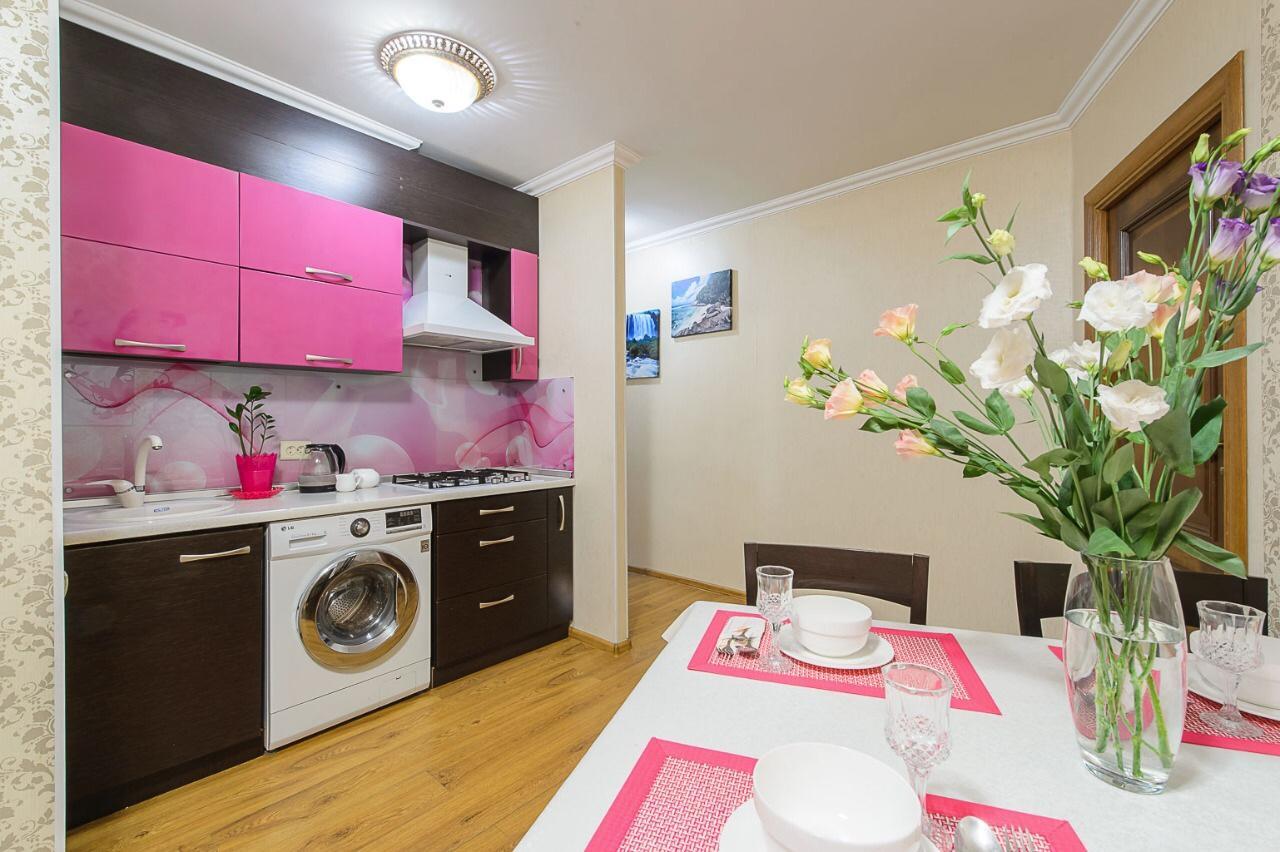 Золотой Квадрат Шевченко 75 Apartman Almati Kültér fotó